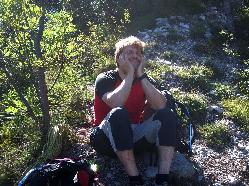 arco070.jpg - Ein zufriedener, aber nach 4 Stunden ununterbrochener Kletterei auch ein wenig geschaffter Alpengeist.