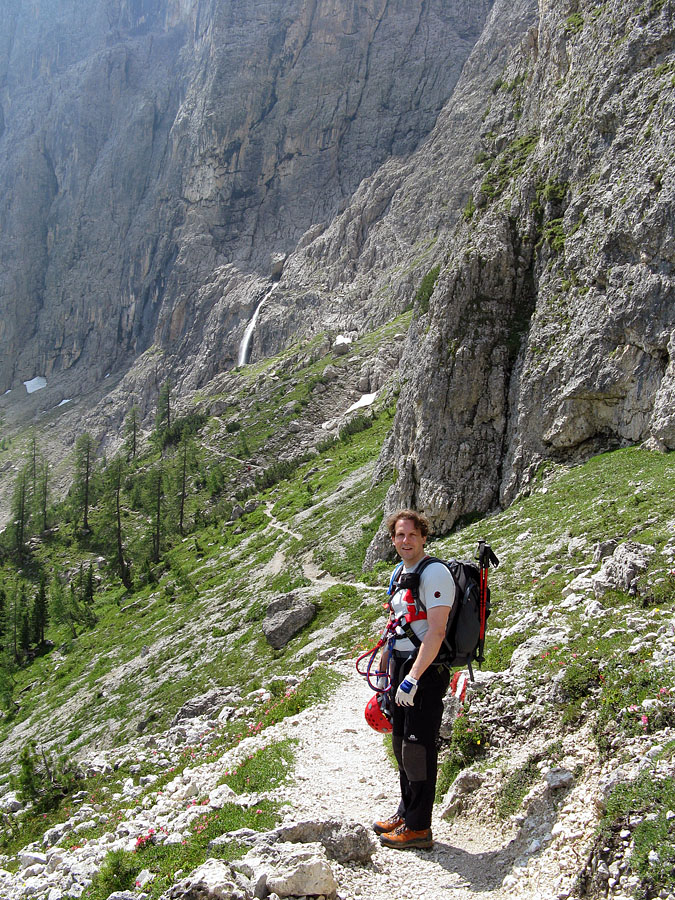 pisciadu_030.jpg - Beim Wasserfall geht der eigentliche Klettersteig los