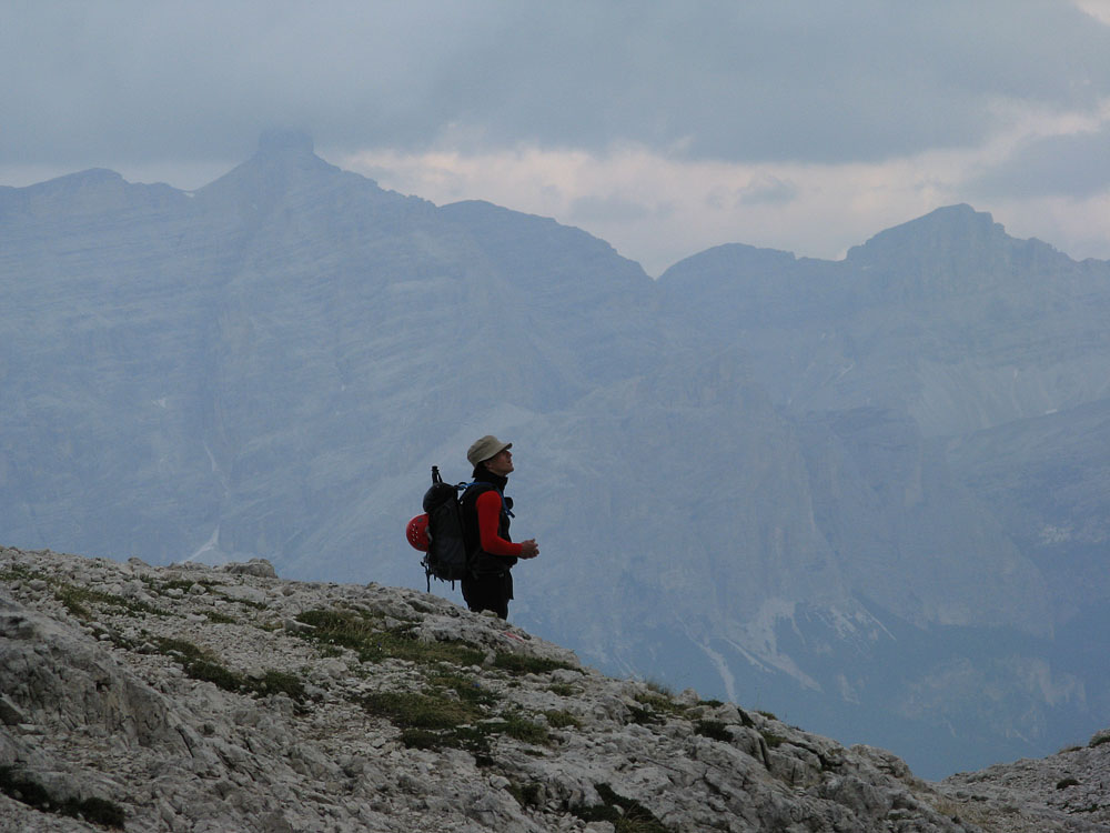 pisciadu_170.jpg - Ein Tourist schaut sich um