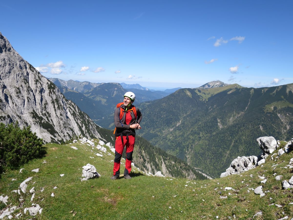 lali030.JPG - Ein herrliches Plätzchen mitten im Schotter. Der Alpengeist war begeistert.