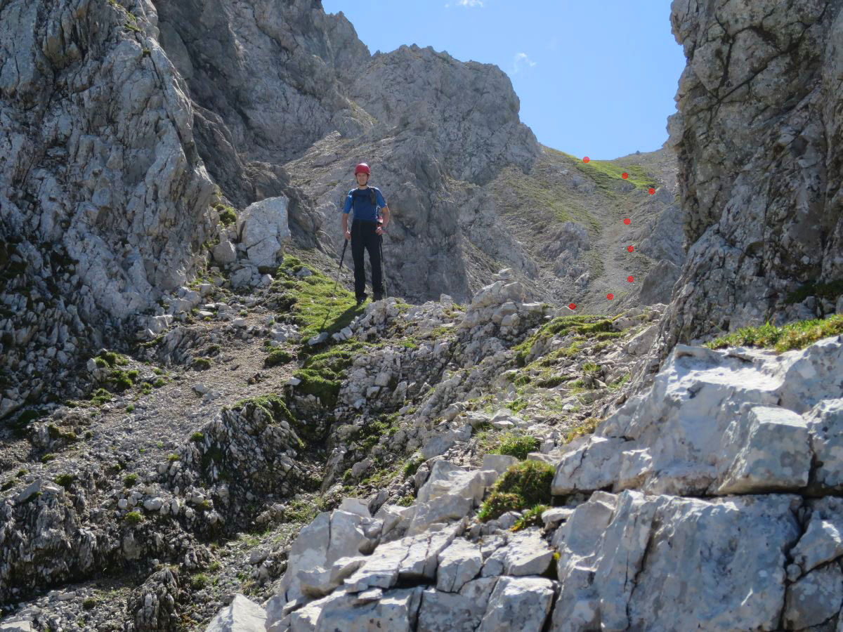 lali040.JPG - Fast am Sattel. Noch eine Rinne durch.                               