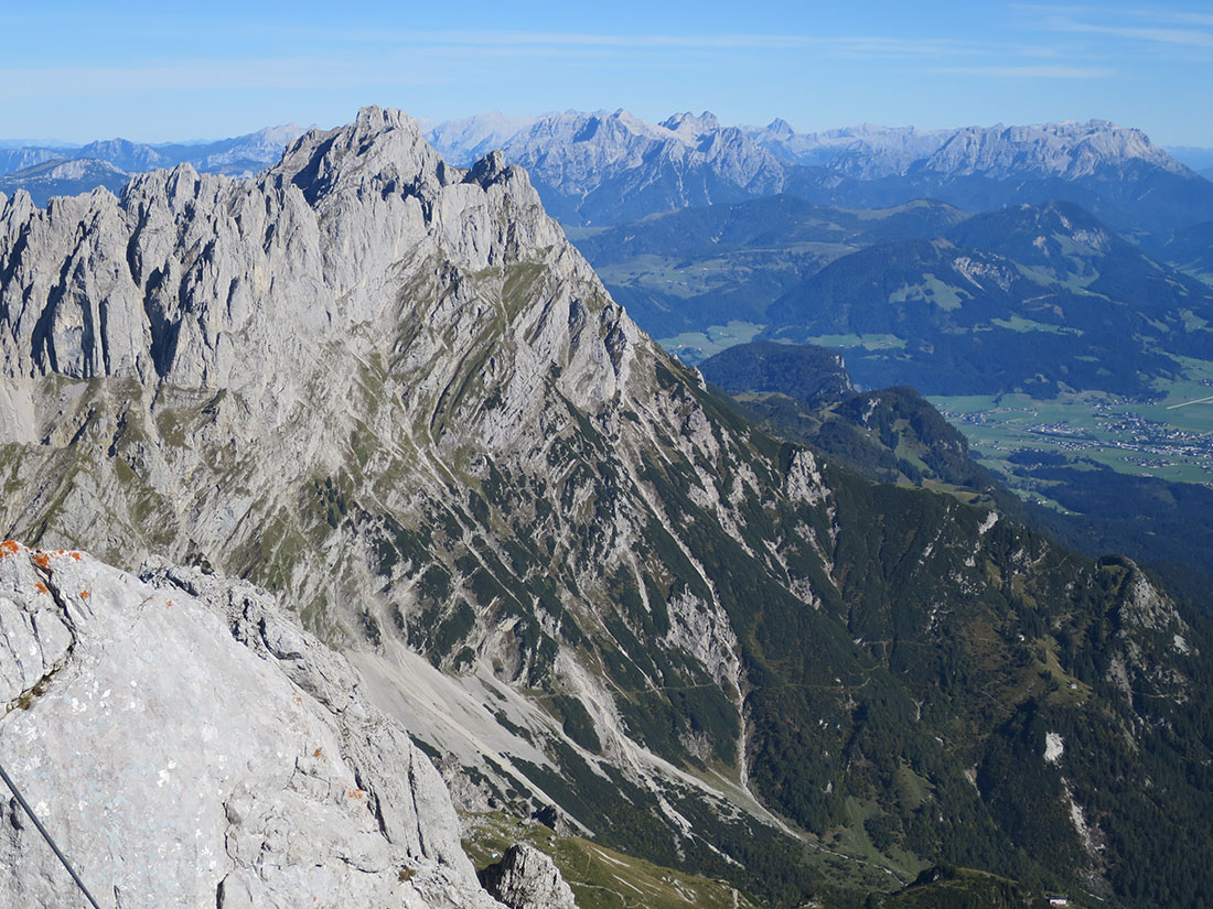 treffauer084.jpg - Ackerlspitz mit Kleinem Törl davor.                               