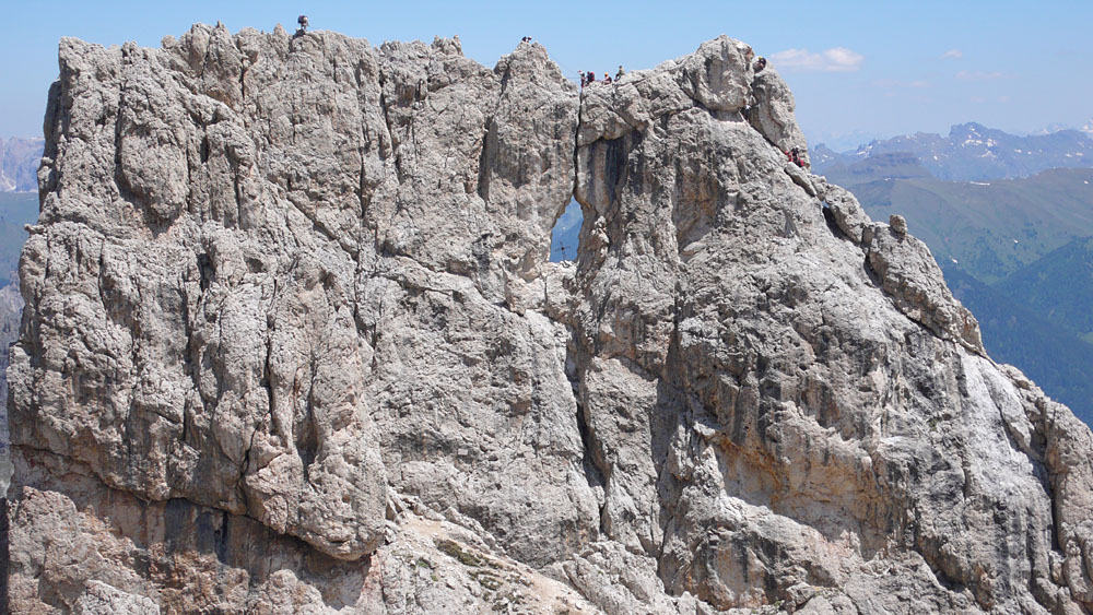 teuf110.JPG - Am Fensterlturm gegenüber herrscht Hochbetrieb.